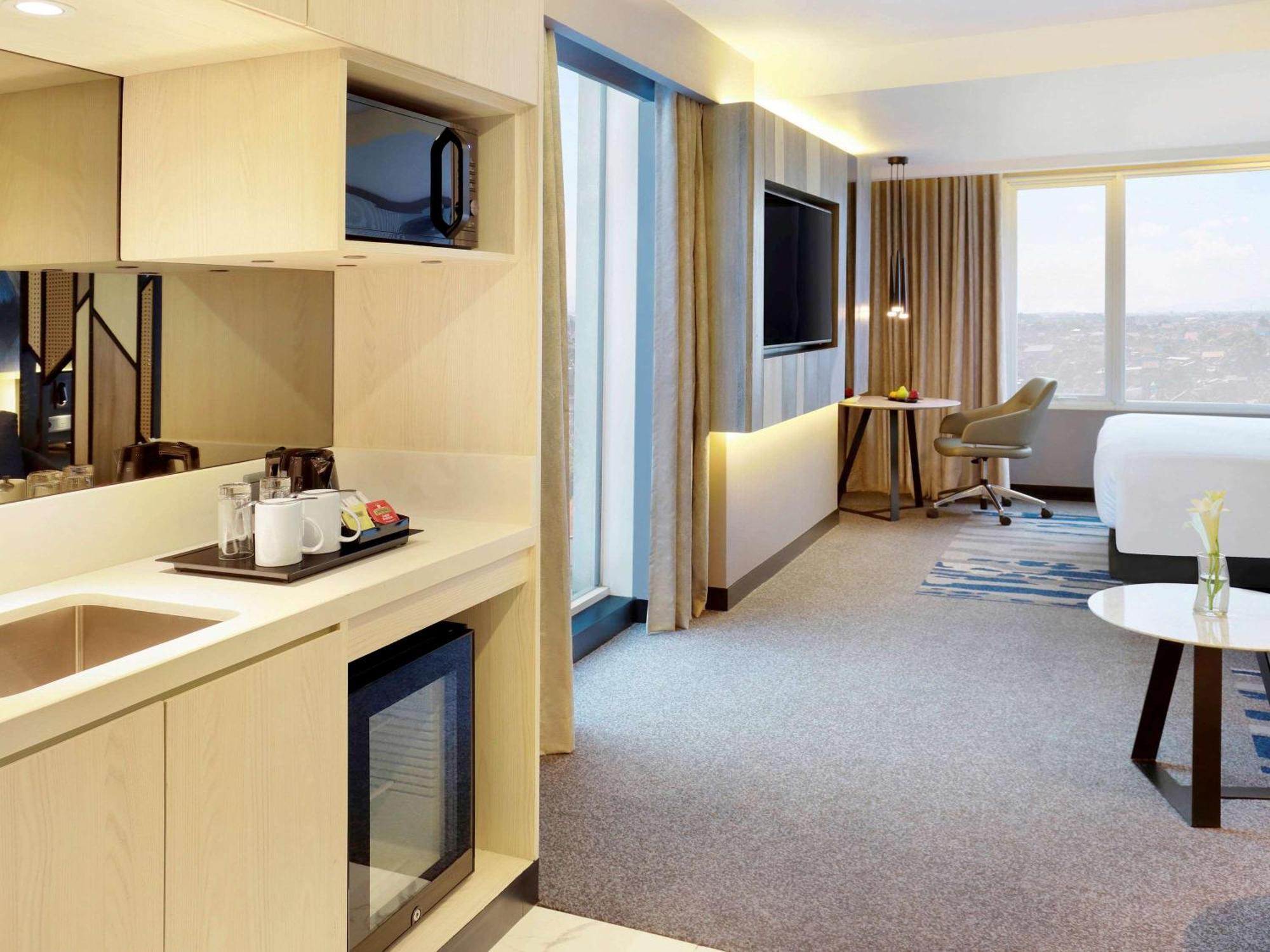 Novotel Suites Yogyakarta Malioboro Екстериор снимка